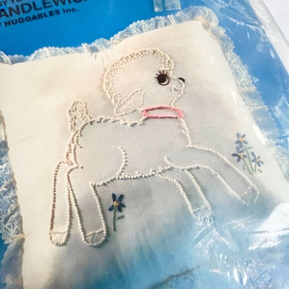 Huggables LITTLE LAMB #CW103 Candlewicking Pillow Kit Vintage 1983 NEW RARE - Picture 1 of 4